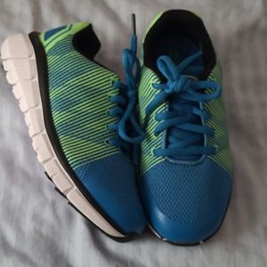 NWOT Boys sneakers